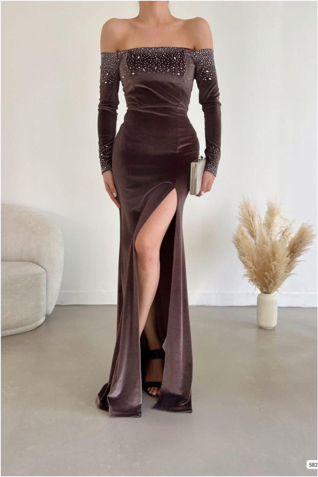 Kadın Trend Model Esnek Kadife Kumaş Yırtmaçlı Uzun Kollu Abiye Elbise