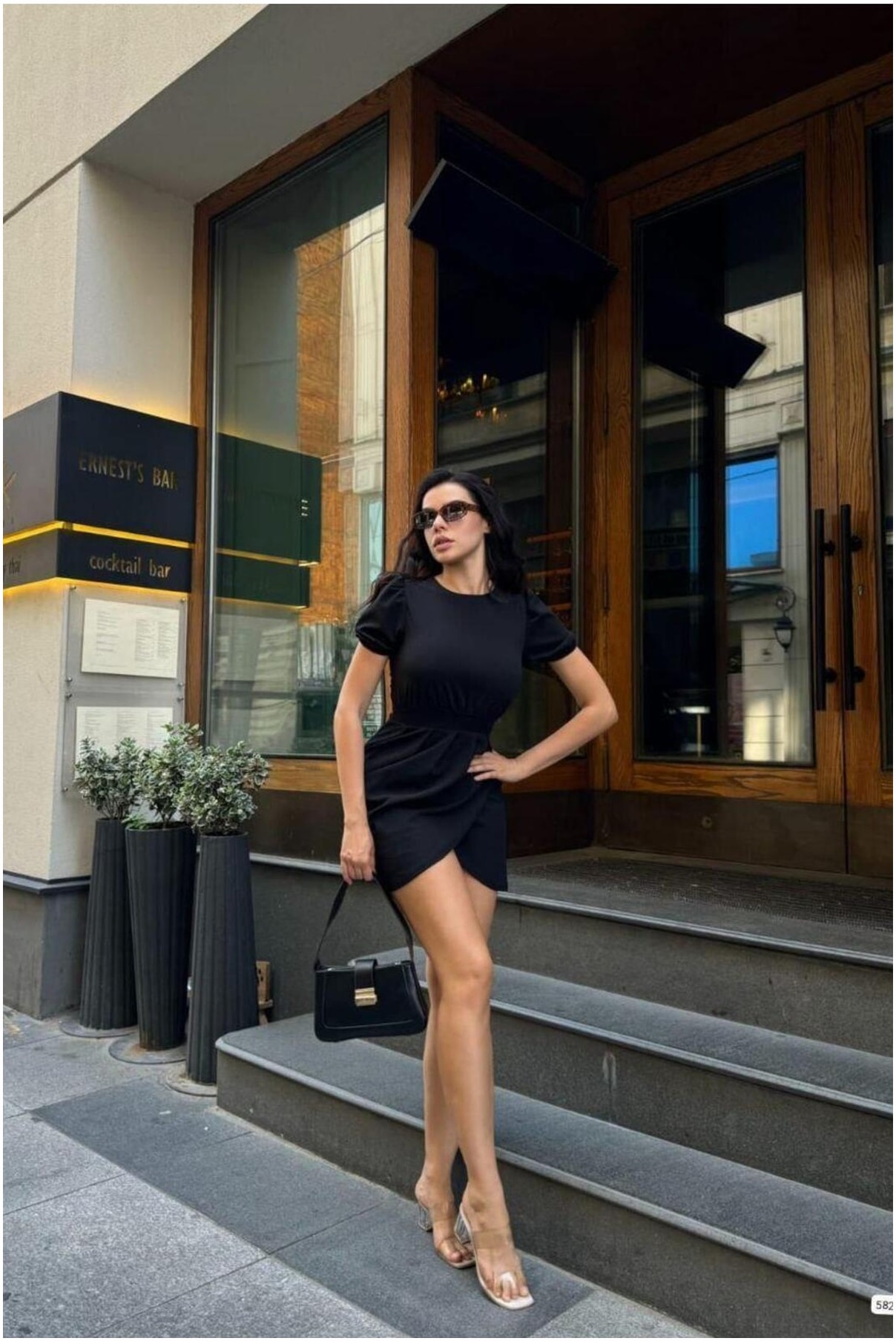 Bisiklet Yaka Mini Elbise Kollu Kısa