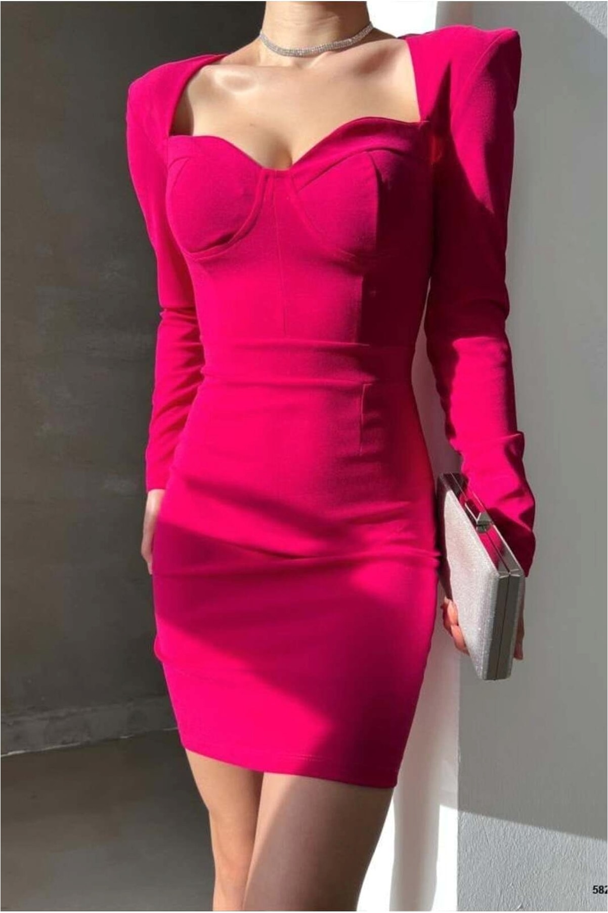 Krep Yaka Elbise Kollu Kumaş Uzun Kalp