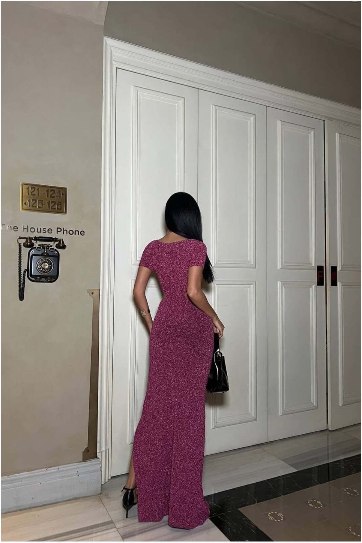 Kadın Modern Stil Degaje Yaka Yırtmaçlı Kısa Kollu Abiye Elbise