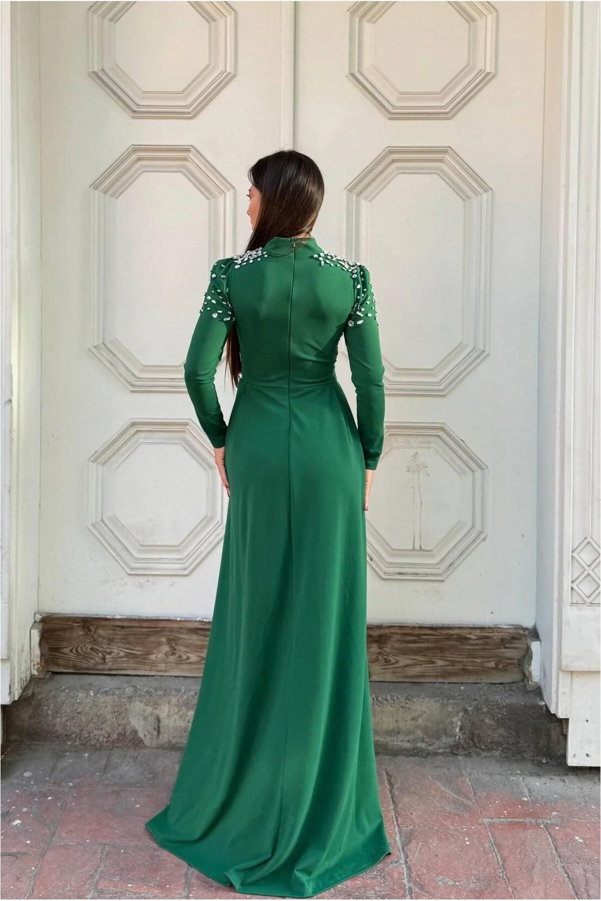 Dik Yaka Detaylı Kollu Taş Elbise Uzun Görsel 6