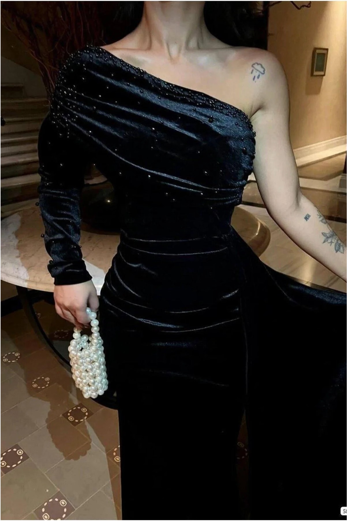 Esnek Tek Kadife Abiye Kuyruklu Kumaş Elbise Omuz Görsel 6